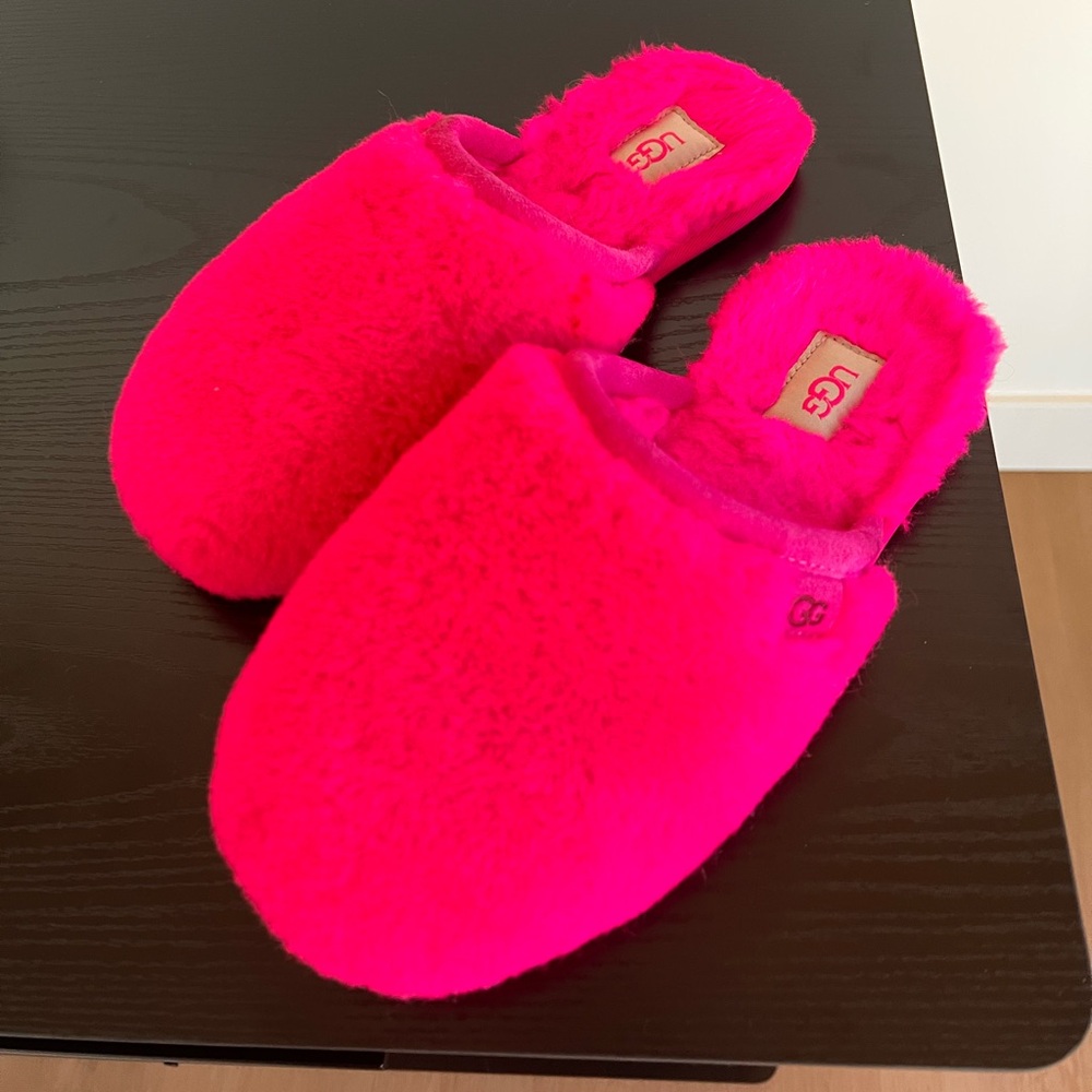 UGG Wool Hot Pink Fluffete Slippers Size 8